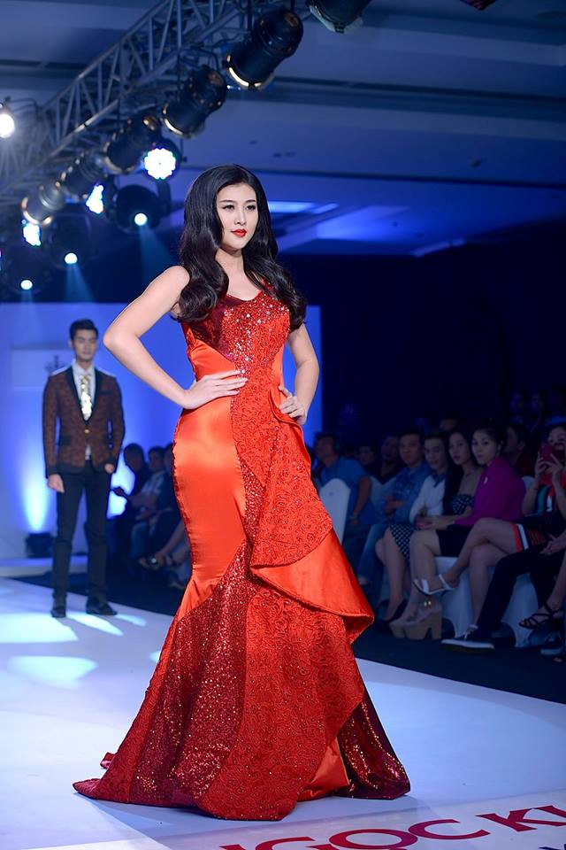 Trúc Nguyễn là gương mặt quen thuộc trên các sàn catwalk nổi tiếng trong nước.