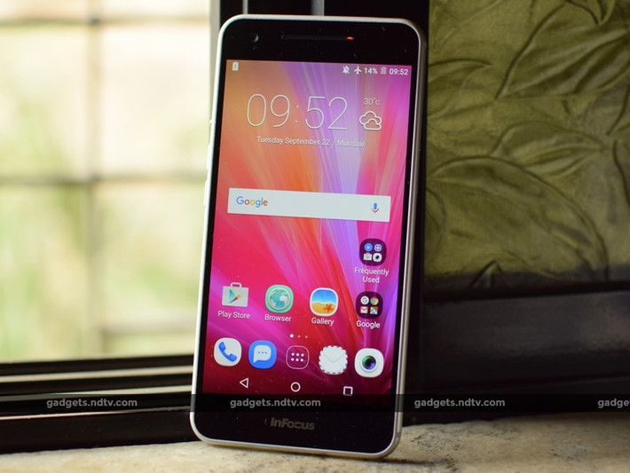 InFocus M812 là chiếc smartphone có nguồn gốc từ nhà sản xuất Ấn Độ, máy vừa lên kệ tại thị trường nước nhà với giá chỉ 300 USD.