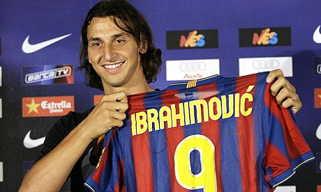 Ibrahimovic là một tiền đạo tài năng và từng tỏa sáng ở rất nhiều đội bóng khác nhau, điều đó là chính xác nhưng không hoàn toàn đúng khi anh chơi cho Barca. Mùa hè 2009 Ibra chuyển tới Barca với mức giá 46 triệu bảng Anh cộng thêm điều khoản đổi lấy Eto’o tổng cộng số tiền mà Barca phải trả cho Inter Milan lên đến 60 triệu bảng.