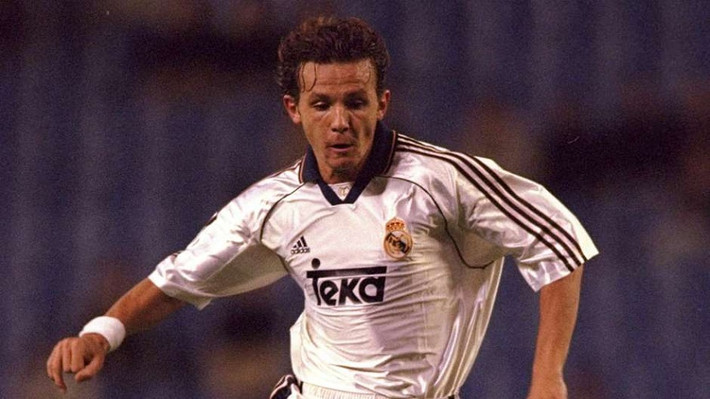 Elvir Baljic là cựu tiền đạo người Bosnia đã làm nên tên tuổi khi còn chơi cho CLB Bursaspor ở giải Turkish League. Chứng kiến tài năng của Elvir Baljic, Real Madrid đã đưa cầu thủ này về với giá là 26 triệu Euro. Nhưng sau 3 năm ở Real Madrid, Elvir Baljic chỉ được ra sân đúng 11 lần và hầu hết thời gian cầu thủ này tại sân Bernabeu là để điều trị chấn thương.