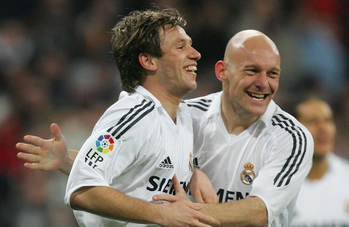 Antonio Cassano gia nhập Real Madrid mùa đông năm 2006, Anh có bàn thắng ngay trận ra mắt của mình, nhưng phần còn lại của mùa giải là không hề ấn tượng. Điều duy nhất mà mọi người có thể ấn tượng ở anh ở đây có lẽ là cân nặng anh đã tăng chóng mặt.