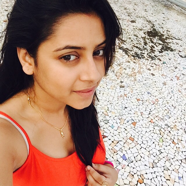 Những bức ảnh nhợt nhạt của Pratyusha Banerjee mới được cô đăng tải trên trang cá nhân gần đây.