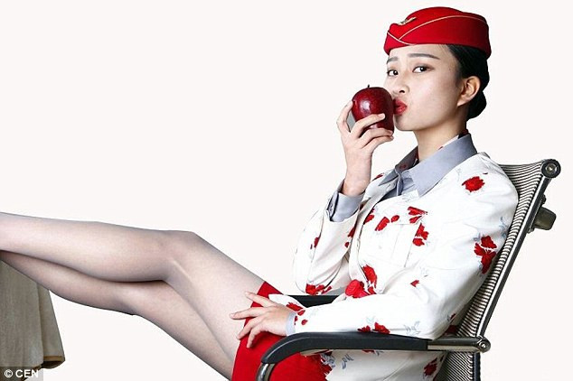 Mức giá cho mỗi trái táo có nụ hôn của các cô gái hot girl ngành hàng không rơi vào tầm 9,9 nhân dân tệ (khoảng hơn 30.000 đồng).