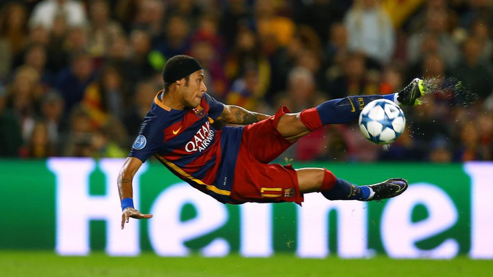 Neymar của Barcelona xếp thứ ba với 4.582 điểm.