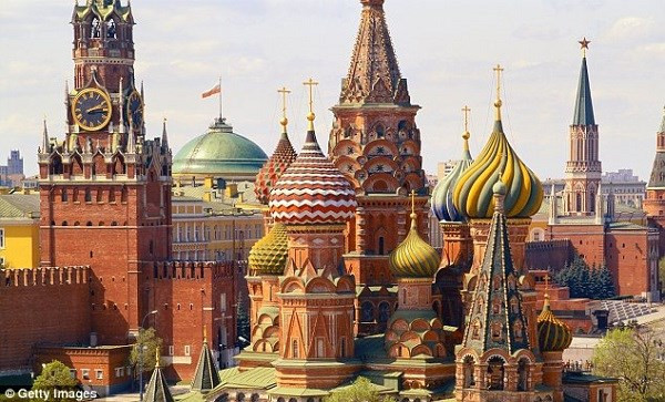Điện Kremlin, nơi sống và làm việc của Tổng thống Putin. Đó còn là một tổ hợp pháo đài lịch sử nhìn ra Quảng trường Đỏ tại Moscow, Nga.