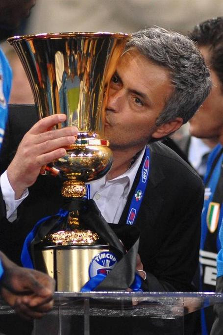Inter Milan chưa bao giờ là chính mình kể từ ngày vị chiến lược gia người Bồ Đào Nha ra đi. Ở Italia, Người đặc biệt rất được yêu mến, nhất là khi giúp đội bóng sọc đỏ đen giành cú ăn ba lịch sử.