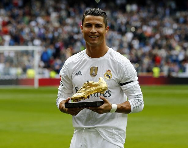 Mặc dù thi đấu khá thành công, kiếm được rất nhiều tiền từ CLB Real Madrid, bản quyền hình ảnh từ các thương hiệu lớn cũng như kinh doanh thời trang có lãi nhưng Cris Ronaldo chỉ đứng thứ 8 trong 10 với 16 triệu USD.