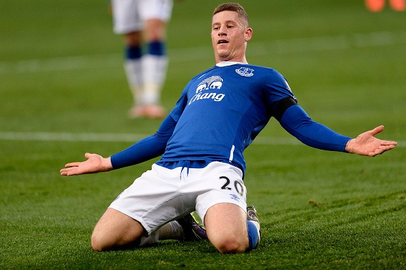 Ross Barkley đã có cú đúp vào lưới Aston Villa trong chiến thắng 4 sao của Everton. Chính vì vậy nếu thiếu tên cầu thủ này trong đội hình tiêu biểu vòng 13 giải đấu cao nhất nước Anh thì quả là một thiếu sót lớn.