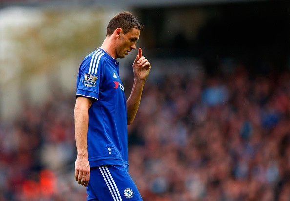 Nemanja Matic (West Ham 2-1 Chelsea): Chính sự cái đầu nóng của Matic khiến cho Chelsea rơi vào tình trạng thiếu người sau pha phạm lỗi vô bổ với cầu thủ đội bạn. Chính sai lầm của cầu thủ người Serbia dẫn đến hậu quả là trận thua thứ 5 của Chelsea tại Premier League 2015/2016.