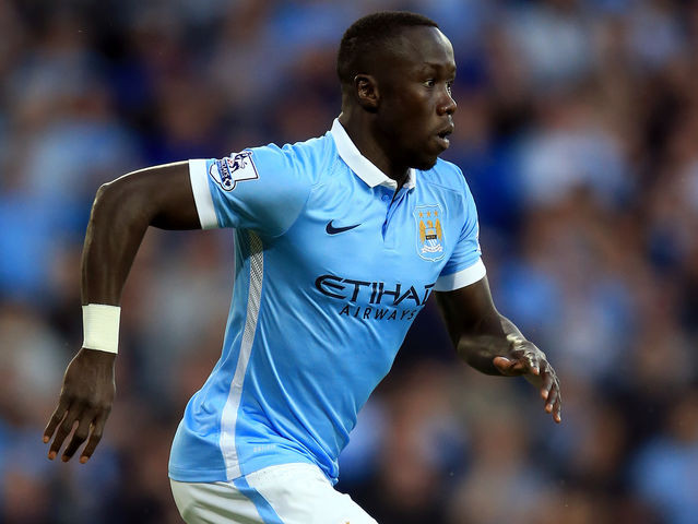 Bacary Sagna (Man United 0-0 Man City): Sagna được giao nhiệm vụ khóa chặt Martial của Man United nhưng với lối chơi tốc độ và sự khôn khéo của Martial đã khiến Sagna trở thành một gã hề khi liên tục bị xỏ háng và qua mặt một cách dễ dàng. Ngoài phòng ngự dở, Sagna còn không có tình huống hỗ trợ tấn công đáng kể nào.