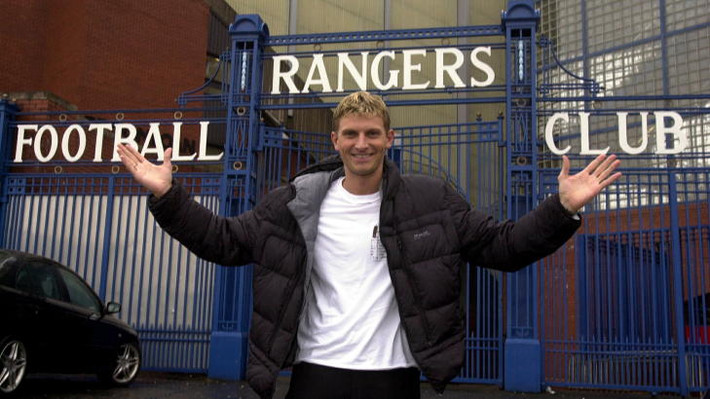 Tore Andre Flo (Chelsea sang Rangers): 300.000 - 14 triệu, tăng 13,7 triệu (4667%).