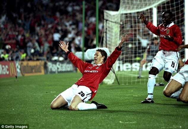 Trận đấu giữa Nottingham Forest và Manchester United diễn ra vào tháng 2 năm 1999 kết thúc với tỉ số 8-1 nghiêng về phía đội khách Manchester United. Trong cơn mưa bàn thắng mà các cầu thủ khách Manchester United dành cho đội chủ nhà Nottingham Forest có 4 bàn thắng của tiền đạo Ole Gunnar Solskjaer (số 20). Trong đó, 3 bàn thắng của tiền đạo được xem là siêu dự bị của Manchester United được thực hiện trong khoảng thời gian 10 phút cuối trận.