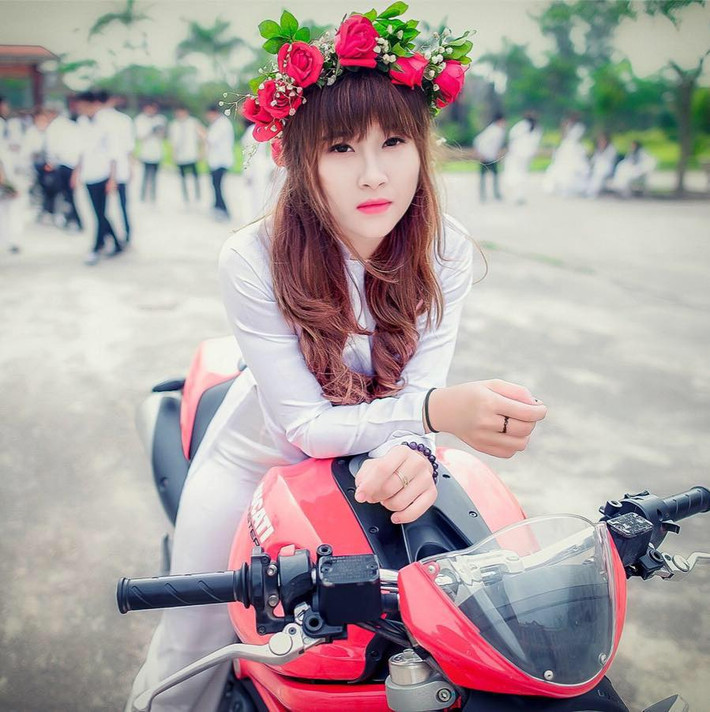Chính những lần cho đăng tải những clip như vậy, Anna Đặng càng khiến nhiều người chú ý tới mình hơn và lượng theo dõi cô ngày càng tăng cao.