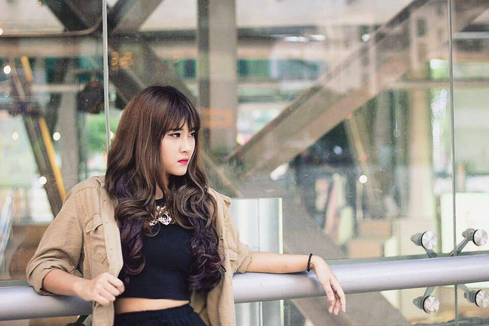Chính bởi sau clip cover khá tình cảm ca khúc "Hy vọng" mà nhiều cư dân mạng đã biết tới Anna Đặng và họ liên tục truyền tay nhau ca khúc này và những hình ảnh của cô gái xinh đẹp quê Hải Dương này.