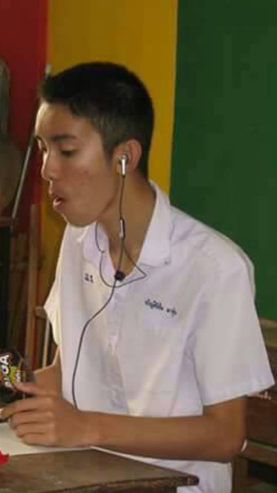 Mới đây, cộng đồng mạng chia sẻ rộng rãi hình ảnh của chàng trai đẹp trai có tên Paya tại Thái Lan. Vẻ đẹp của chàng thanh niên này đang khiến phái nữ phải đứng ngồi không yên mà đặc biệt nhất đó là màn lột xác vô cùng ngoạn mục để trở thành soái ca, hot boy của anh chàng này.
