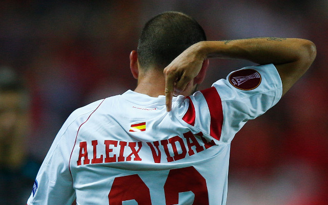 Sau khi thành công với chức vô địch Europa League cùng với Sevilla, Alexis Vidal lại tiếp tục hoàn thành giấc mơ được thi đấu trong màu áo của Barcelona. Nhưng đến với Barca ở thời điểm hiện tại, Alexis Vidal sẽ phải cạnh tranh với Dani Alves cho một vị trí chính thức.