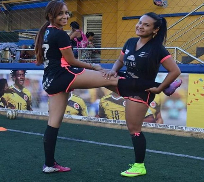 Hiện Juliana là thành viên của CLB Las Divas del Futbal thi đấu tại giải bóng đá nữ Colombia.