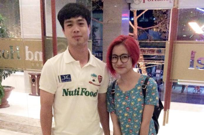 Từ cuối năm 2014, giới truyền thông cũng như NHM nhắc rất nhiều tới nghi vấn tình cảm của cặp đôi Công Phượng - Hòa Minzy.