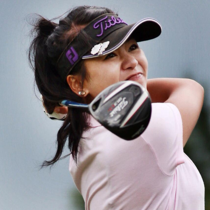 Bảo Nghi làm quen với gậy golf từ năm 11 tuổi, bắt đầu tập luyện và có suy nghĩ sẽ trở thành vận động viên chuyên nghiệp từ năm 15 tuổi.