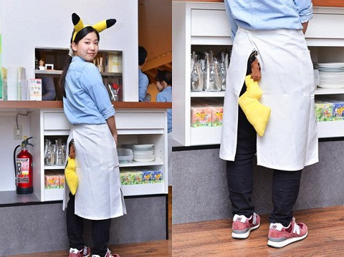 Nhân viên phục vụ cũng Pikachu.