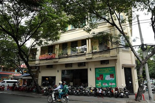 Vào thời điểm ấy, xây một tòa nhà như thế không phải là người "tầm thường". Ông Nguyễn Văn Hảo từng là một trong những thương gia giàu có nhất ở Sài Gòn từ thời Pháp đến năm 1975. Ảnh: Bizlive.