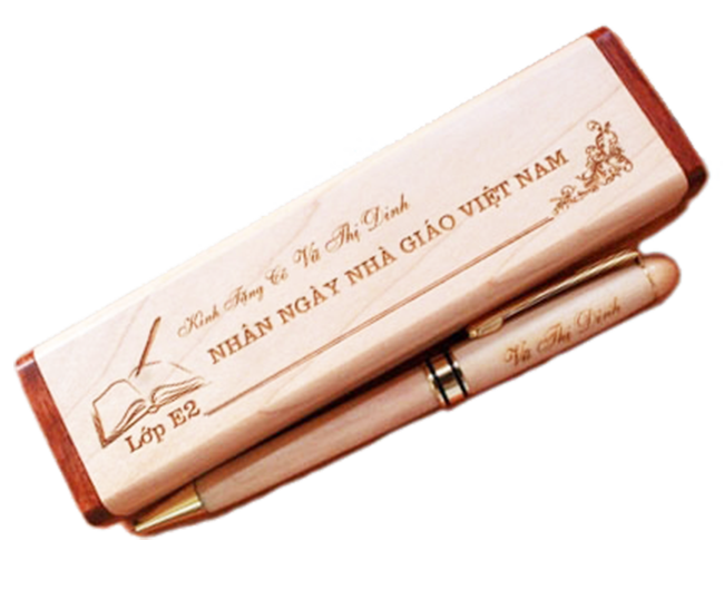 Bút gỗ khắc chữ là một món quà handmade độc đáo và ý nghĩa dành tặng thầy cô nhân dịp 20/11. Ảnh: Butgo.