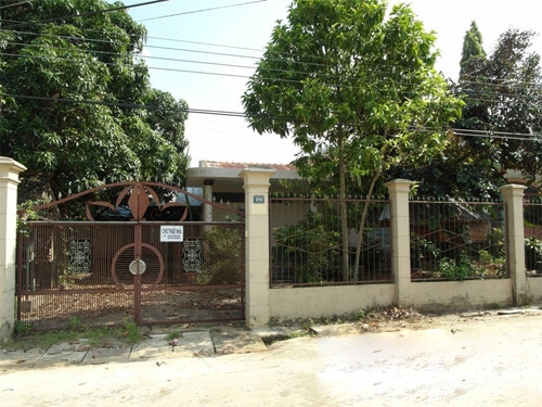 Những ngày gia đình Hoàng My sống ở đây, căn biệt thự được cho là đẹp nhất miền quê hẻo lánh này. Ảnh: GDVN.