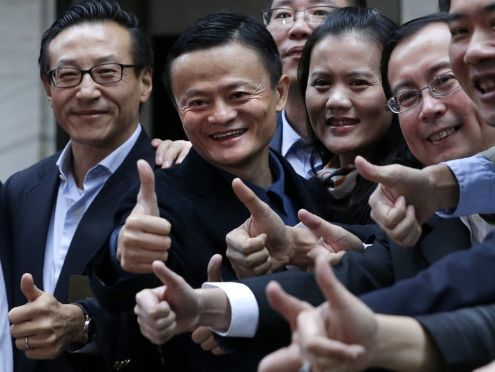 Năm 2013, Jack Ma từ bỏ vị trí giám đốc Alibaba để trở thành chủ tịch điều hành. Alibaba chính thức bán cổ phiếu ra công chúng (IPO) vào ngày 19/9/2014.