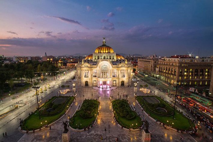 Thành phố Mexico: Mexico vinh dự được đặt tên là Thế giới Thiết kế 2018. Khu đô thị nhộn nhịp này trong vài năm gần đây đã trở thành điểm đến lý tưởng cho những người say mê thiết kế. Đây là một trong những điểm đến hấp dẫn nhất thế giới.