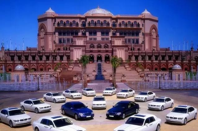 Khách sạn Emirates Palace – niềm tự hào của các Tiểu vương quốc Ả Rập thống nhất