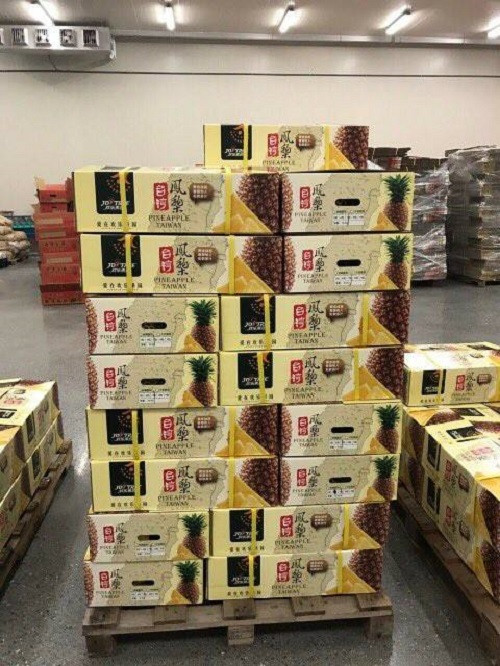 Mỗi thùng dứa thường có 6 - 9 quả, trọng lượng 10kg. Ảnh: Oanhtraicay.