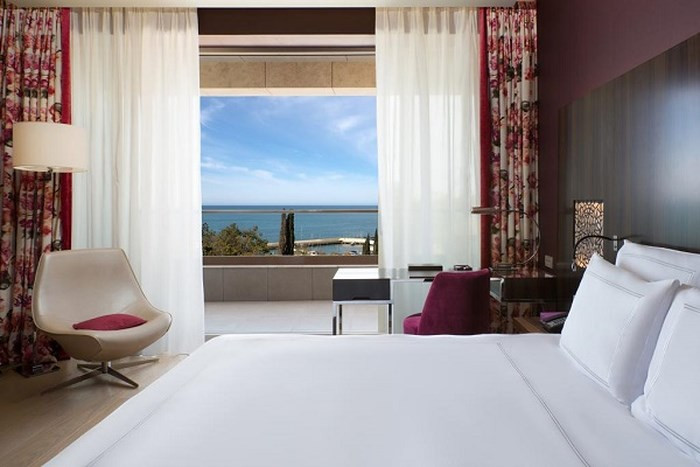 Phần lớn các phòng trong khách sạn Swissotel Resort Sochi đều có tầm nhìn hướng ra biển Đen thoáng rộng.