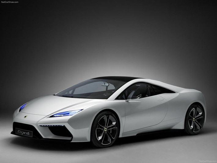 Lotus Esprit: Huyền thoại một thời của Lotus, Esprit được hồi sinh tại triển lãm Paris Motor Show năm 2010. Với động cơ V8 5.0L, xe có sức mạnh ngang ngửa Ferrari 458. Theo kế hoạch, siêu xe này chính thức được bán ra vào năm 2013. Nhưng cuối cùng, sau nhiều năm trì hoãn, kế hoạch bị hủy bỏ.