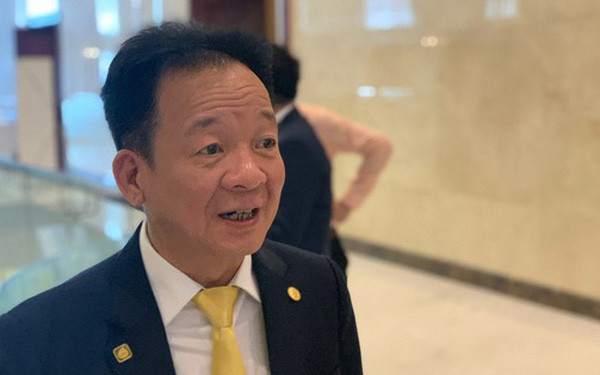 Dù rất bận rộn nhưng đại gia Đỗ Quang Hiển (bầu Hiển) Chủ tịch HĐQT Tập đoàn T&T luôn cố gắng sắp xếp làm sao để có thời gian cho vợ và các con. Ảnh: Cafebiz.