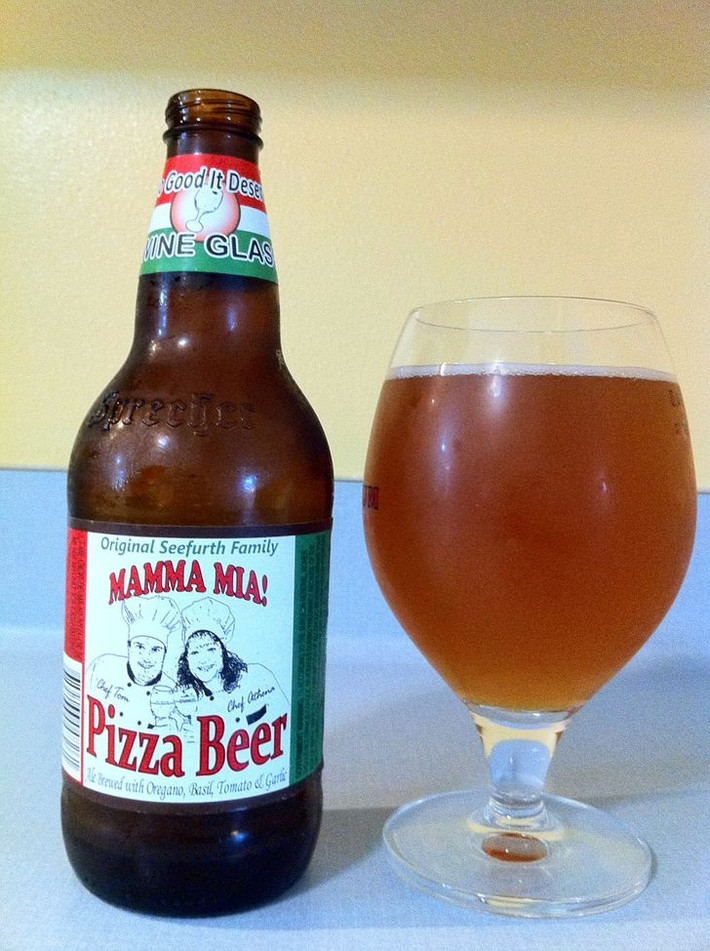 Mamma Mia là loại bia mang hương vị của… pizza. Nó được tạo ra lần đầu tiên vào năm 2006 bởi 2 người đàn ông người Mỹ tại nhà máy bia của họ ở Campton Township, bang Illinois.