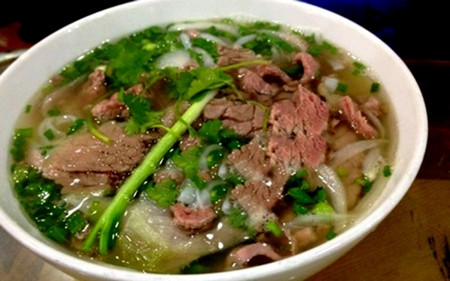 Theo đó, bánh phở là loại phở phân tử được biến đổi nhờ ảnh hưởng vật lí và hóa học. Ảnh minh họa.