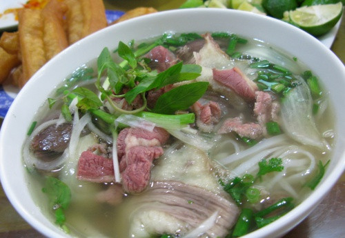 Tô phở 115 triệu đồng nhận được nhiều ý kiến trái chiều của người dùng. Có người cho rằng đó là mức giá quá cao. Ảnh minh họa.
