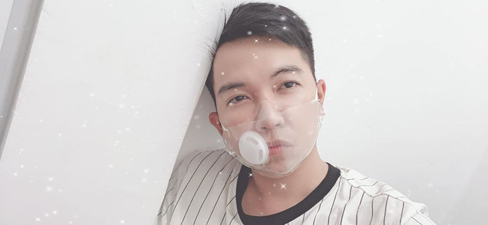 Do những ưu điểm này mà khẩu trang trong suốt luôn trong tình trạng cháy hàng. Khách muốn mua thì để lại số điện thoại, họ tên và đặt hàng. Khi nào có hàng sẽ báo.