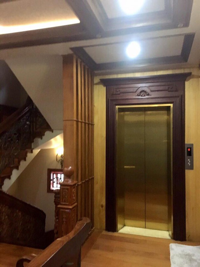 Trong biệt thự còn có cả thang máy. Ảnh: Tiền phong.