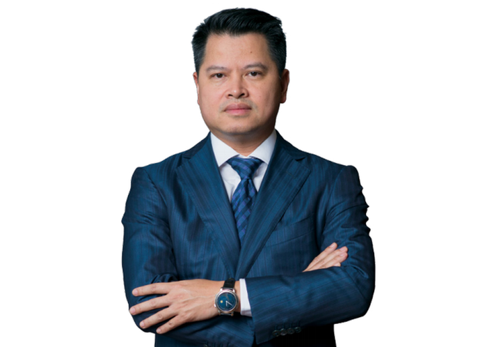 Chủ tịch VPBank cùng với vợ - bà Hoàng Anh Minh, mẹ - bà Vũ Thị Quyên và con gái Ngô Minh Phương đang sở hữu hơn 367 triệu cổ phiếu VPB.