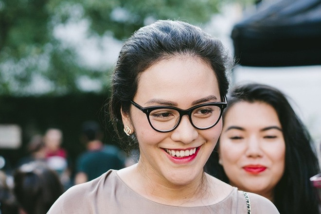 Trương Huệ Vân (sinh 1988) là người Việt gốc Hoa nhưng sở hữu nét đẹp lai Tây rất hiện đại. Cô chính là doanh nhân thế hệ thứ tư của Trương Gia tộc tại TP.HCM - được nhiều người biết đến bởi danh tiếng của bà Trương Mỹ Lan, Chủ tịch tập đoàn kinh doanh bất động sản lớn và kín tiếng nhất Việt Nam.