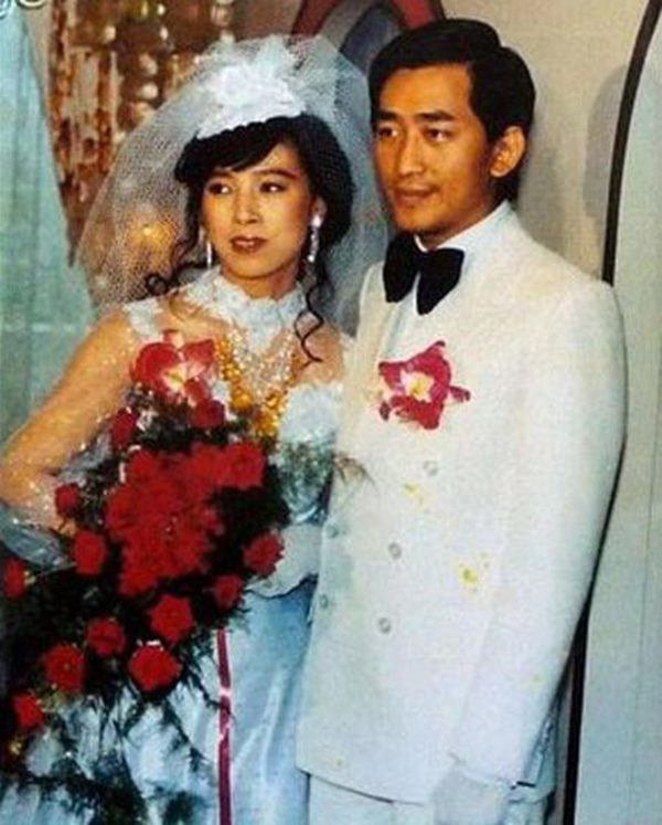 4 năm sau đó, Hứa Thuần Mỹ gặp và kết hôn với người chồng thứ hai là Trịnh Kỷ Tùng. Hai người đã có khoảng thời gian hạnh phúc bên nhau hơn 18 năm.