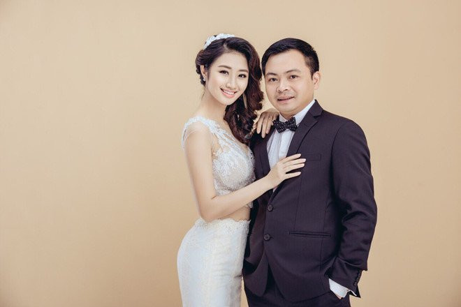 Chồng Hoa hậu Thu Ngân là doanh nhân Doãn Văn Phương. Ông là cử nhân Luật tại Đại học Luật Hà Nội, thạc sĩ Quản trị kinh doanh tại Mỹ và từng là một trong những cổ đông sáng lập của tập đoàn FLC.