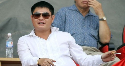 Không thuộc diện giàu top đầu trong giới doanh nhân cũng như trong dàn các ông "bầu" nội nhưng bầu Thụy cũng được biết đến rộng rãi trong giới hâm mộ bóng đá bởi độ chịu chơi và cái cách ông "làm" bóng đá.