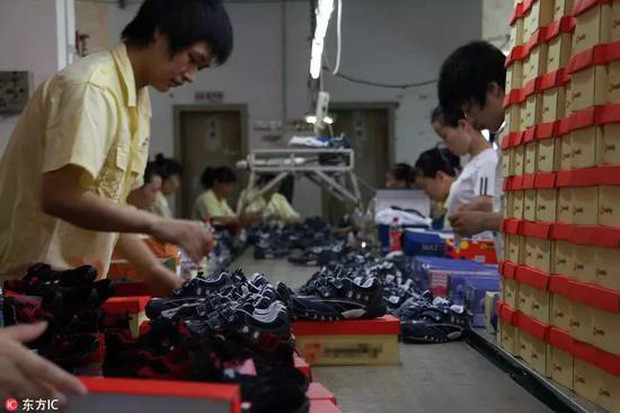Phủ Điền không phải là nơi đầu tiên phát triển ngành sản xuất giày giả. Tuy nhiên, với sự phát triển của công nghệ hiện đại, Phủ Điền trở thành thành phố công nghiệp sản xuất giày giả lớn nhất nước. Ảnh: Cgtn.