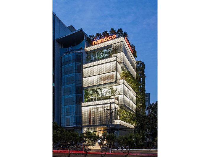Công trình trụ sở chính Văn phòng Nanoco của VTN Architects đã đạt giải thưởng hạng mục Kiến trúc thương mại tại AMP 2021.
