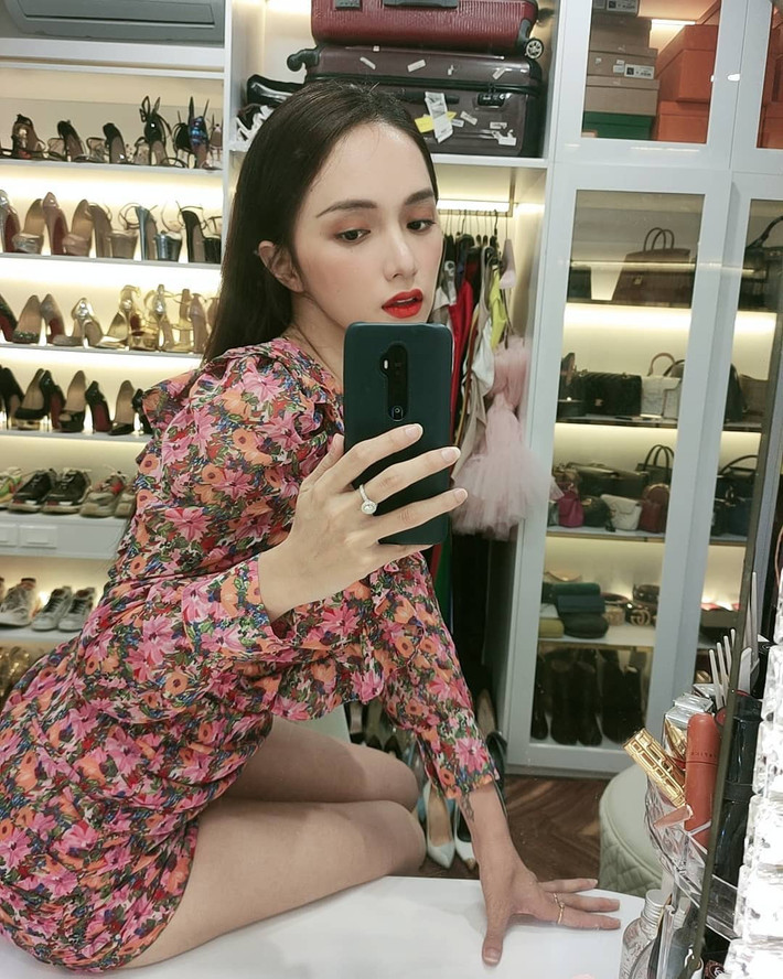 Hương Giang được xem là một tay chơi hàng hiệu thứ thiệt. Ảnh: FBNV