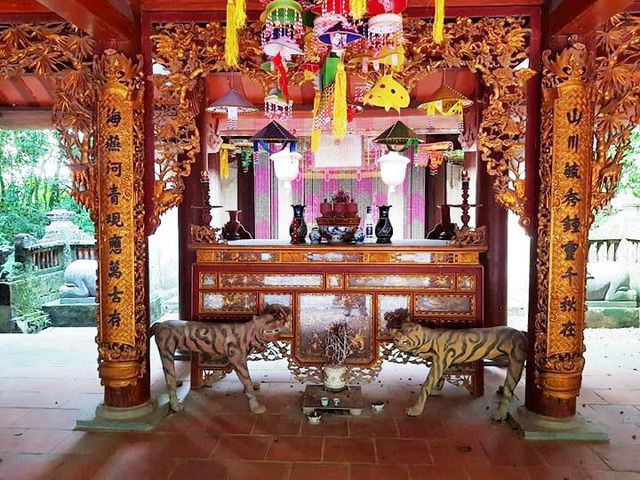 Theo Cổng thông tin Du lịch Ninh Bình, Nhồi Hoa công chúa được lập đền thờ ở Việt Nam. Hiện nay, đền thờ bà tọa lạc tại xã Sơn Lai, huyện Nho Quan, tỉnh Ninh Bình.