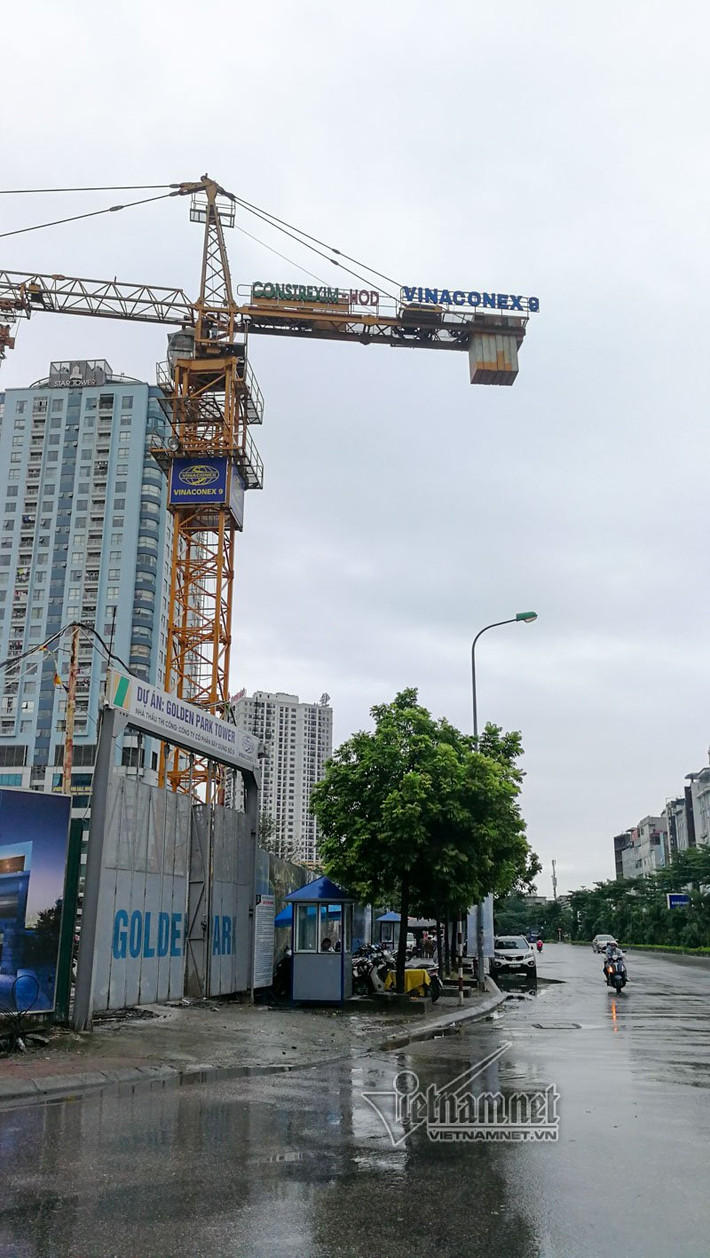 Công trình đang xây dựng trên đường Dương Đình Nghệ (Cầu Giấy)