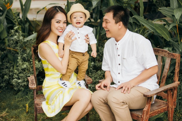 Sau nhiều năm chung sống, mới đây Dương Cẩm Lynh cho biết cô đã ly hôn chồng và ra đi với hai bàn tay trắng. Ảnh: Vietnamnet.